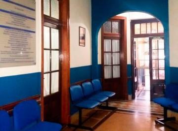 Consultorio de 10 ambientes, Lomas de Zamora · Se Vende Ins. Gastroenterologico Integral. Varias Opciones, con o Sin Propiedad.