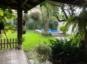 Casa de 5 ambientes, Lomas de Zamora · Amplio Chalet 5 Amb C/ Pileta, Galería y Suite - Rincón 1144, Banfield
