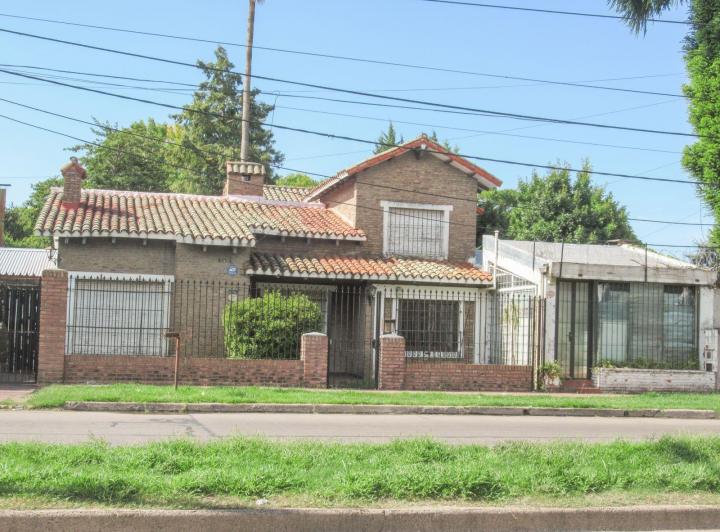 Casa · 262m² · 5 Ambientes · 1 Cochera