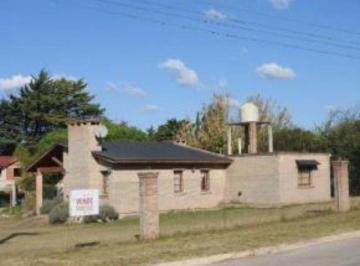 Casa · 280m² · 4 Ambientes · 1 Cochera - Fortuna Inmobiliaria · Venta de Tres Chalet en Los Reartes - Cab0060