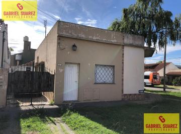 Casa · 160m² · 4 Ambientes · 1 Cochera · 3 Casas - Llavallol - 2 Dorm. c/u - Garaje - Vende - Gabriel Suarez