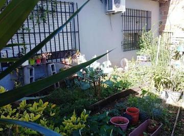 Casa · 120m² · 4 Ambientes · 1 Cochera · Chalet Venta en Ituzaingo Norte