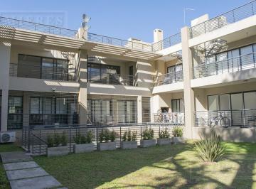 Oficina comercial · 65m² · 2 Ambientes · 1 Cochera · Oficina en Venta con Renta en El Condominio Las Pircas