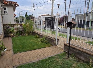 Casa · 95m² · 3 Ambientes · 2 Cocheras · Casa - Llavallol