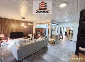 PH de 4 ambientes, Tres de Febrero · Exquisito Duplex Tipo Casa de 212 m² (159 Cub Aprox). 4 Amb 2 Cocheras Playroom – Caseros