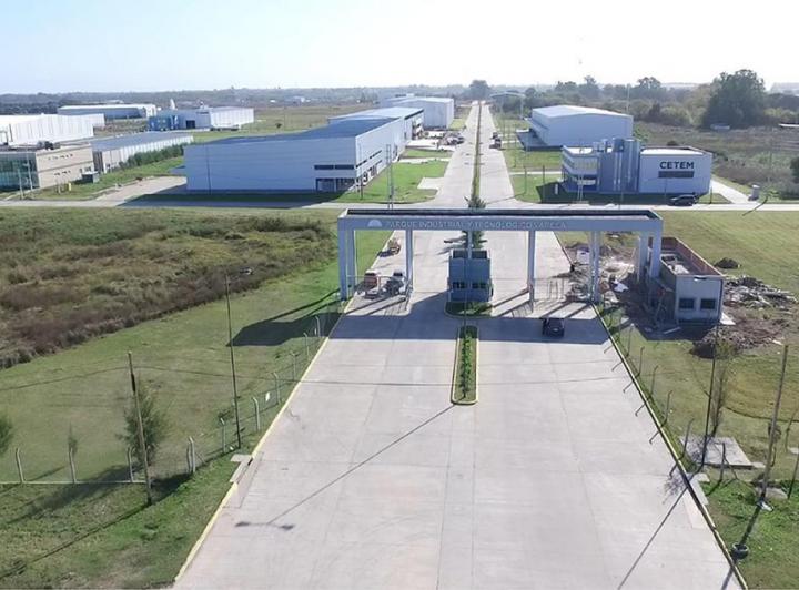Desarrollo vertical · Pitec Parque Industrial Florencio Varela