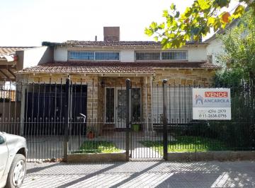Casa de 4 ambientes, Almirante Brown · Venta de Casa en Adrogué