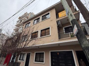 Departamento de 3 ambientes, Lanús · Dpto Tipo Casa en Planta Alta en Venta - Lanus Este