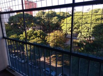 BCON AL FRENTE · Excelente Ubicación, Luminoso Depto. 4 Amb. C/cochera Frente a Plaza V. Urquiza