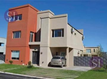 Casa · 200m² · 4 Ambientes · Casa - Casuarinas Premium