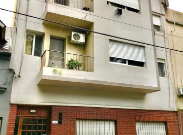 Departamento de 3 ambientes, Vicente López · La Lucila. Impecable 3 Ambientes con Expensas Bajas. Reciclado Hace 5 Años.