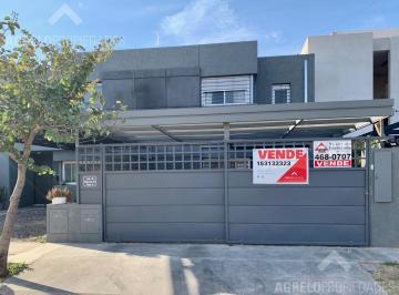 Casa · 170m² · 6 Ambientes · 2 Cocheras · Casa - Chacras del Sur