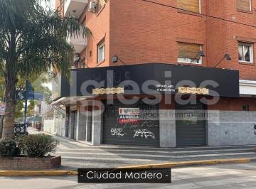 Local comercial · 30m² · Local en Esquina Sobre Av Principal