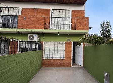 Dúplex excepcionalmente ubicado en Dante Alighieri al 600, a solo minutos de ave · Venta Dúplex 3 Ambientes con Cochera y Patio – Apto Crédito