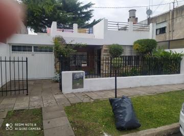 Casa de 3 ambientes, Morón · Casa Zona Residencial con Posibilidad de Construcción Minimalista
