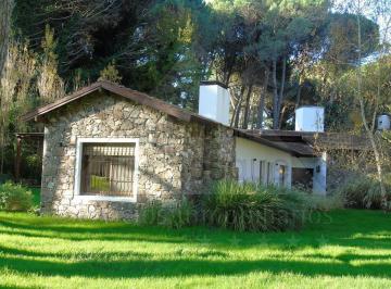 Casa · 163m² · Con Estilo Tradicional, Reciclado y un Amplio Jardin (Cod - 83)