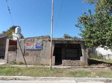 Casa de 4 ambientes, La Matanza · Vivienda 4 Amb. C/ Entrada de Auto