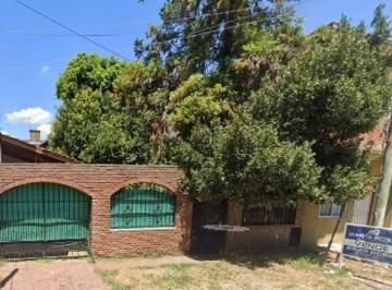 Casa · 110m² · 4 Ambientes · 1 Cochera · Casa Venta Ituzaingo