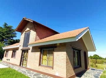 Casa · 140m² · 6 Ambientes · 1 Cochera · Casa - Balneario
