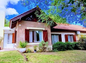 Casa · 138m² · 4 Ambientes · 2 Cocheras · Chalet Divino en Merlo San Luis con Piscina Climatizada!acepta Permuta, Financiación del 50%!