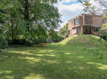 Fachada · Casa en Venta - C. U. b. A. Villa de Mayo