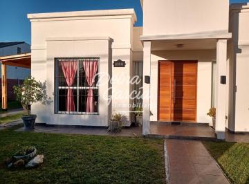 Casa · 100m² · 3 Ambientes · 1 Cochera · Venta Casa en Mar de Ajo Gas Natural Garage Para Dos Autos