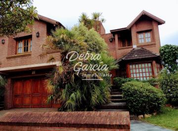 Casa · 217m² · 4 Ambientes · 2 Cocheras · Casa en Venta en Barrio San Rafael Mar de Ajo - Cuatro Ambientes
