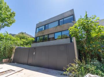 PH · 140m² · 4 Ambientes · 1 Cochera · Venta PH de 4 Ambientes Sobre El Río