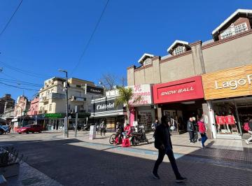 Local comercial , Lanús · Dos Locales en Alquiler Sobre Av 9 de Julio 1485/87. Lanus Este