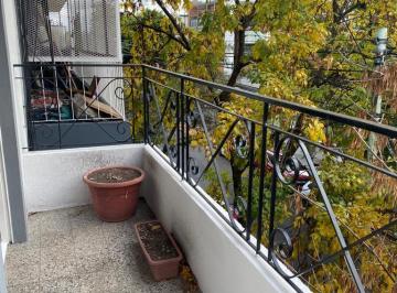 Departamento de 3 ambientes, Villa del Parque · 3 Ambientes Frente Balcon Corrido por Escalera, Bajas Exp., Todo Luz y Sol!