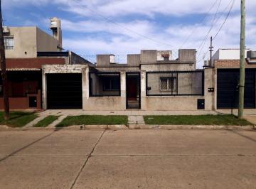 SER-SER-3900_2 · Venta de Casa 3 Ambientes en Quilmes Oeste.