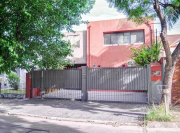 Casa · 240m² · 7 Ambientes · 1 Cochera · Venta - Casa en Block 7 Amb. con Jardín y Terraza en San Isidro, Gran Ubicación