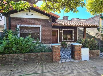 Casa · 84m² · 3 Ambientes · 1 Cochera · Casa - Boulogne