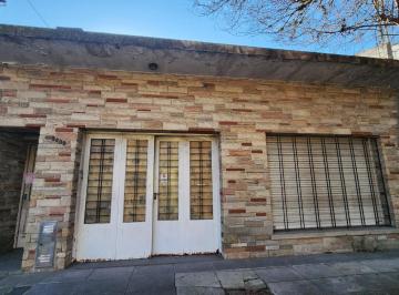 Casa · 178m² · 5 Ambientes · 1 Cochera · Chalet - Reciclar - Lote 278 m²