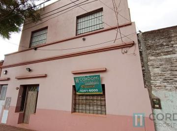 Casa · 200m² · 6 Ambientes · Venta Casa en Lanús Este Ideal 2 Familias o Subdivisión en 3 PH Independientes.