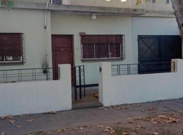 Casa de 3 ambientes, Quilmes · Casa 3 Amb - Fondo - Garage. Vende, Quilmes Oeste