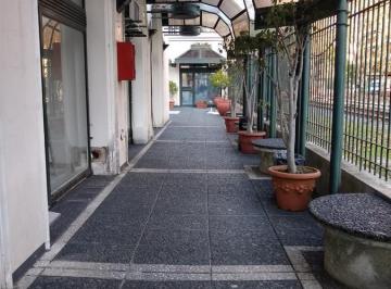 Local comercial · 44m² · 2 Ambientes · Local - Venta - Olivos - Galería Comercial - Frente Estación