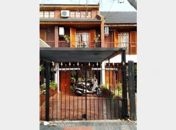 Casa · 130m² · 4 Ambientes · 1 Cochera · Triplex en Venta en Haedo