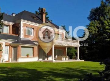 DOP-DOP-1195_2 · Casa 5 Dorm. Sobre 2 Lotes Al Golf