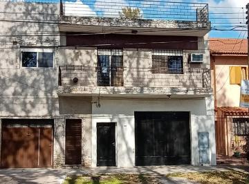 Departamento · Departamento en Planta Alta 3 Amb con Garaje y Patio