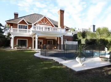 Casa de 5 ambientes, Esteban Echeverría · Casa de 5 Ambientes con Piscina en Venta Saint Thomas Sur, Canning