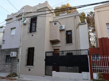 Casa de 4 ambientes, Flores · Casa Remodelada a Estrenar