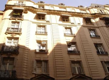 Departamento de 6 ambientes, Recoleta · Montevideo y Las Heras - Elegante Piso Francés - Divino a Nuevo - Luz y Sol!