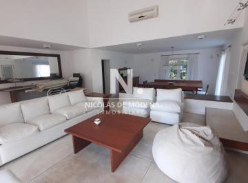 Foto1 · Exclusiva Casa de 4 Dorm. con Piscina en Punta del Este en Venta