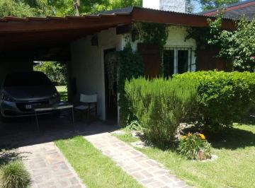 Quinta vacacional de 3 ambientes, Escobar · Quinta en Venta, Bº La Bota - Ingeniero Maschwitz - Casa Sobre Lote de 750 m²