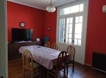 Casa · 196m² · 5 Ambientes · 1 Cochera · Casa Conformada por 2 Unidades Funcionales Pb y Primer Piso