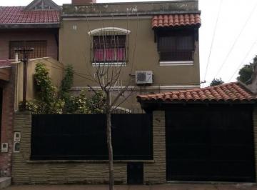 PH · 186m² · 6 Ambientes · 2 Cocheras · PH Frente con Cochera Ideal 2 Familias!