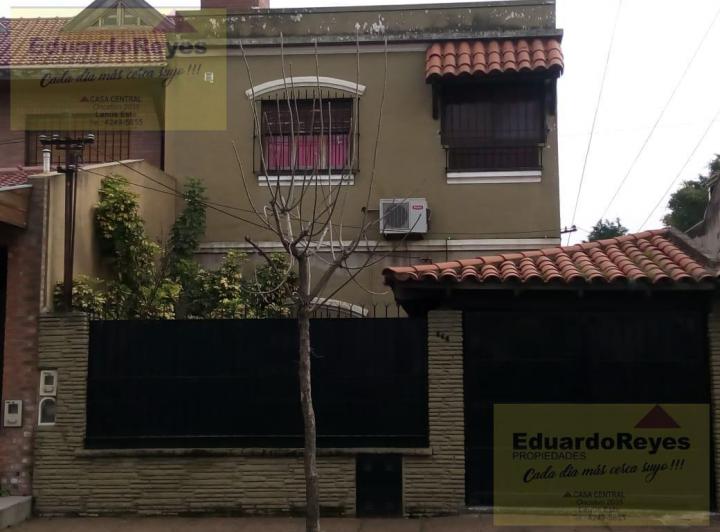 Casa · 6 Ambientes · 2 Cocheras