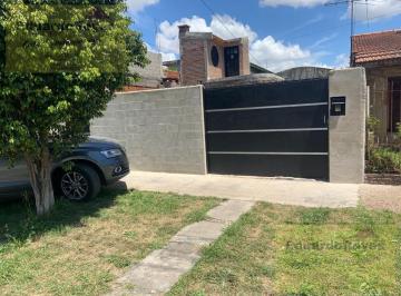 Casa · 150m² · 3 Ambientes · Casa - V. Galicia