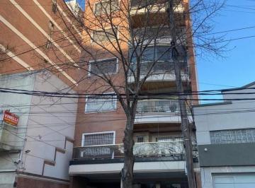 Departamento · 50m² · 2 Ambientes · 1 Cochera · Departamento - Lanús Oeste